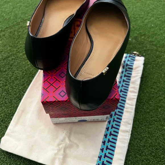 Tory Burch Black Leather Flats - Picture 12 of 14